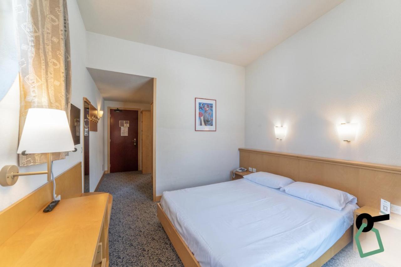 Hotiday Hotel Sestriere Bagian luar foto