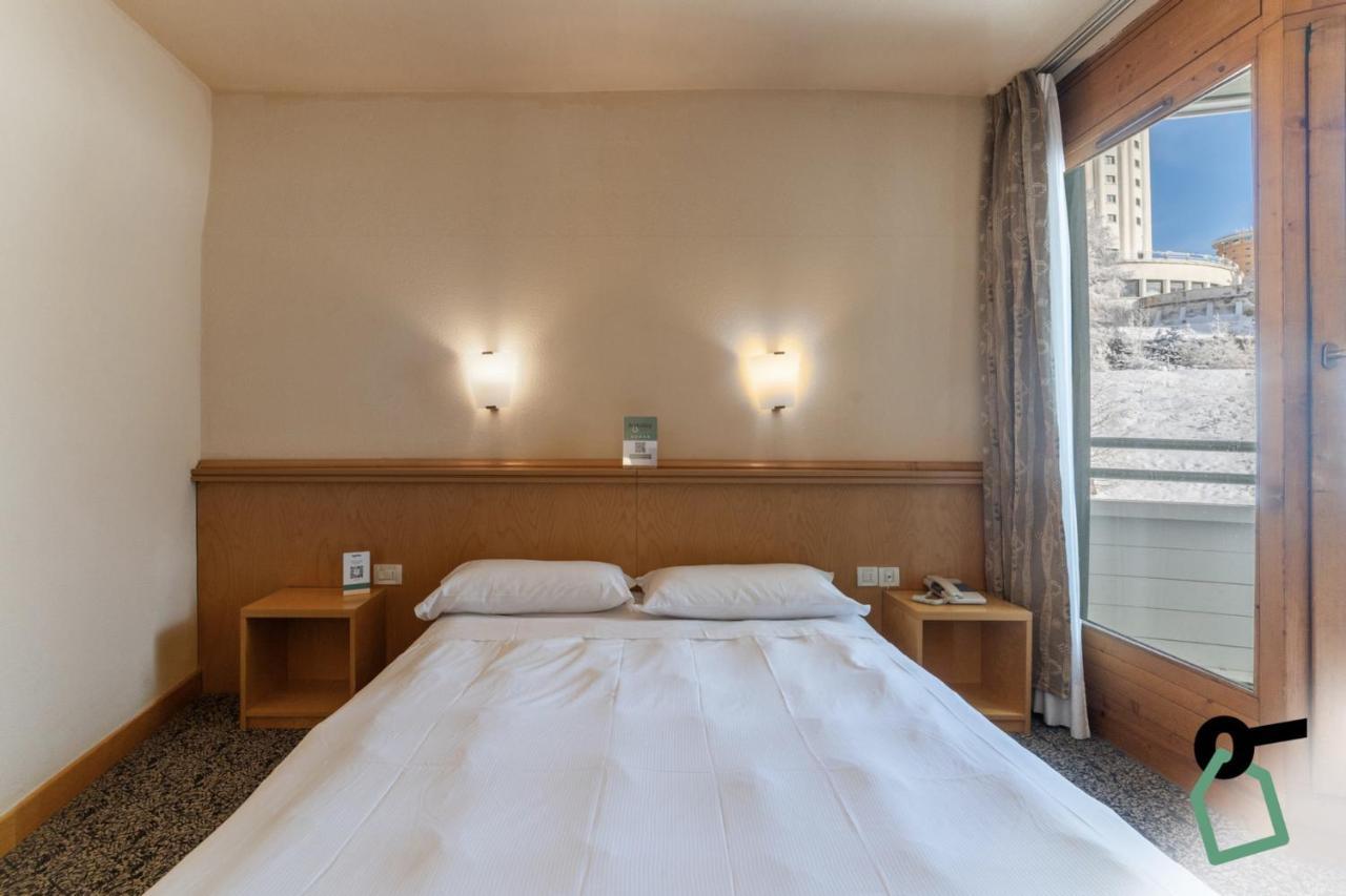 Hotiday Hotel Sestriere Bagian luar foto