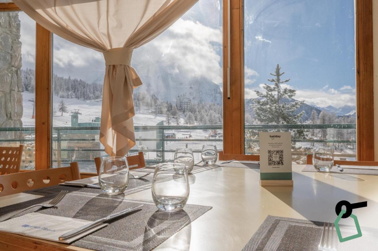 Hotiday Hotel Sestriere Bagian luar foto