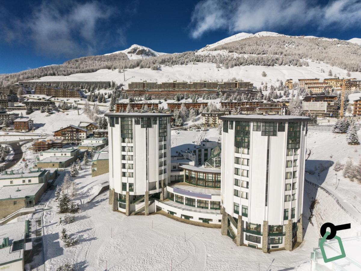 Hotiday Hotel Sestriere Bagian luar foto