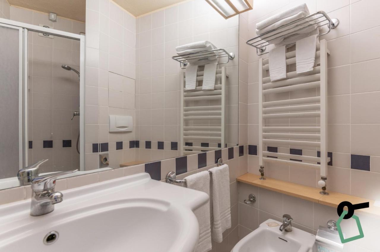 Hotiday Hotel Sestriere Bagian luar foto