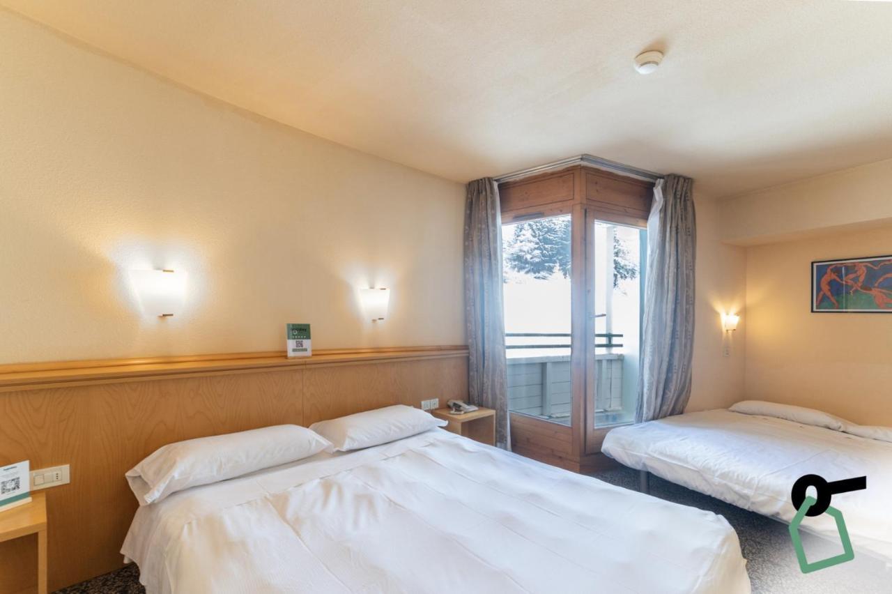 Hotiday Hotel Sestriere Bagian luar foto