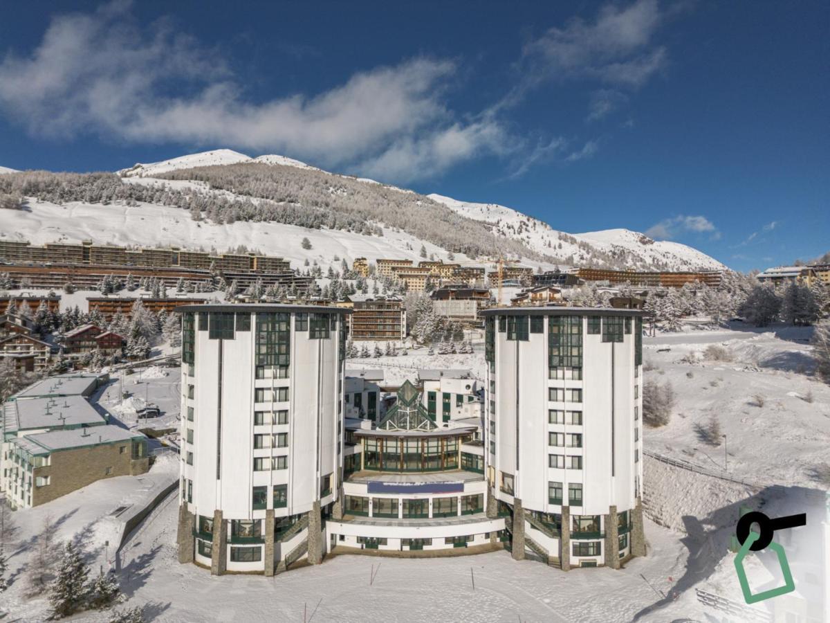 Hotiday Hotel Sestriere Bagian luar foto