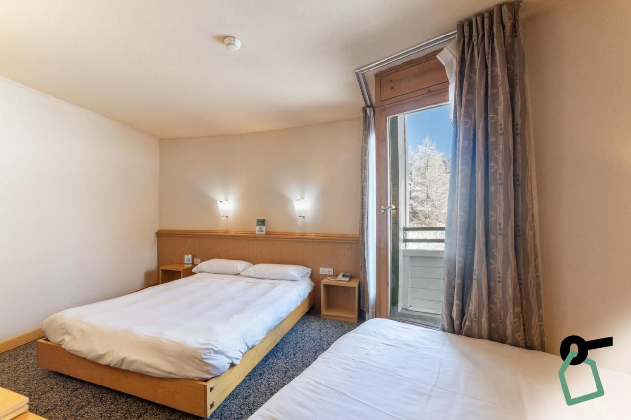 Hotiday Hotel Sestriere Bagian luar foto