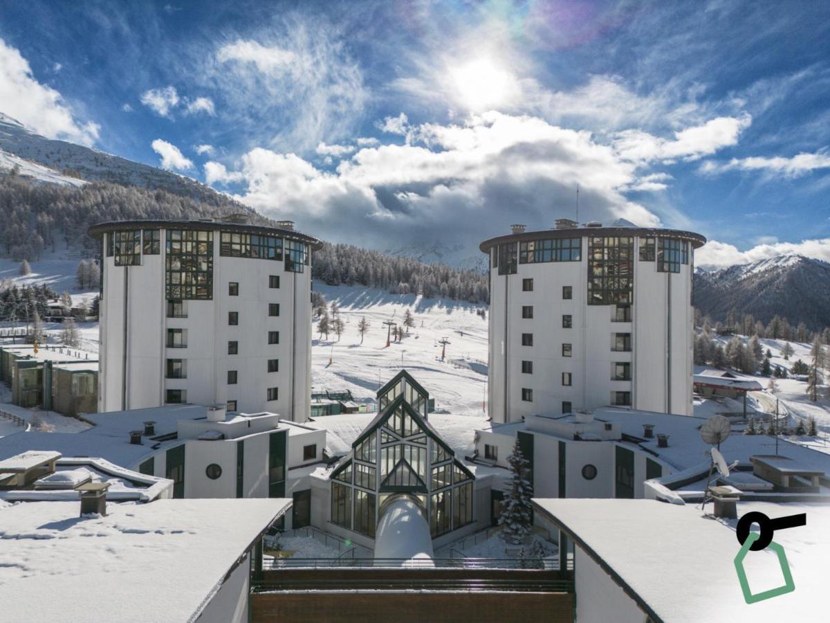 Hotiday Hotel Sestriere Bagian luar foto