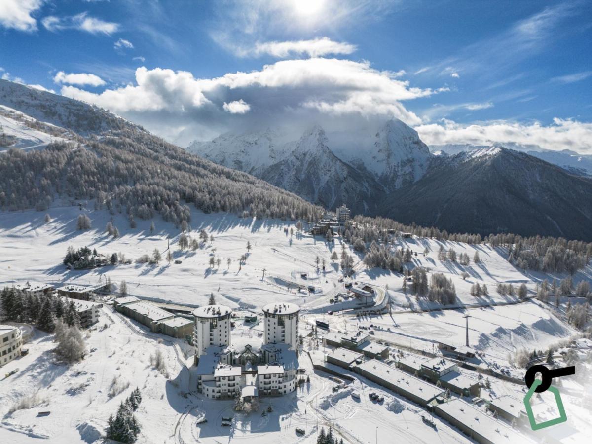 Hotiday Hotel Sestriere Bagian luar foto