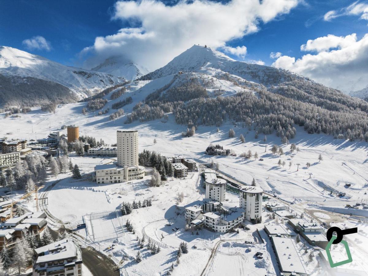Hotiday Hotel Sestriere Bagian luar foto